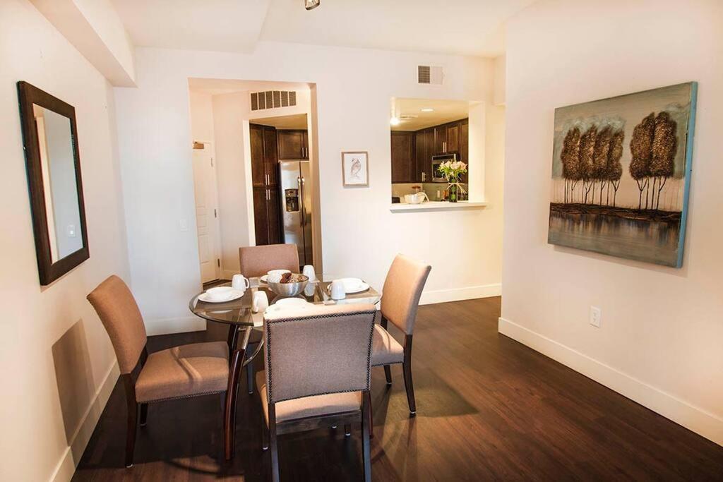 Large 2 Bed -2 Bath On Wilshire Corridor - S * Los Angeles