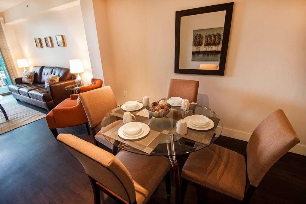 Large 2 Bed -2 Bath On Wilshire Corridor - S Apartment Los Angeles