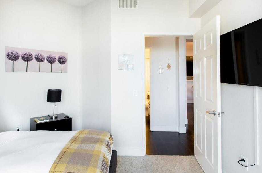 Large 2 Bed -2 Bath On Wilshire Corridor - S Apartment Los Angeles